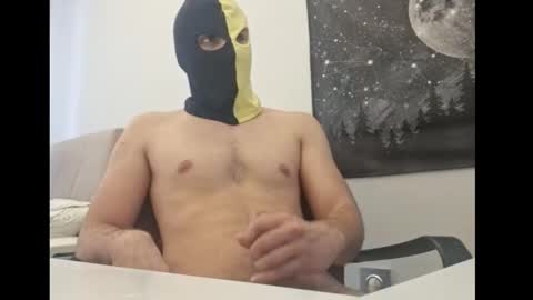 Snapshot of ch798047 chatting on 03/22/26, 12:30 Muscular bull online show from 03/22/26, 12:30