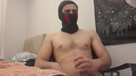 Snapshot of ch798047 chatting on 04/04/26, 12:31 Muscular bull online show from 04/04/26, 12:31