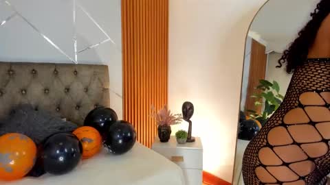 CHAARLOTTEE online show from 10/11/25, 09:35