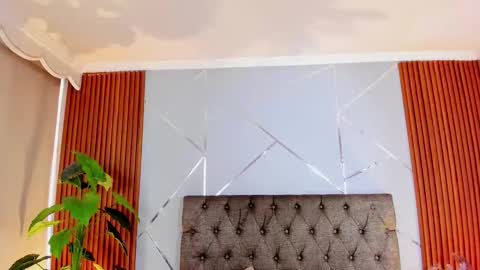 CHAARLOTTEE online show from 12/16/25, 08:25