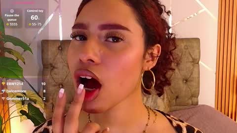 Snapshot of chaarlottee_69 chatting on 03/06/26, 09:33 CHAARLOTTEE online show from 03/06/26, 09:33