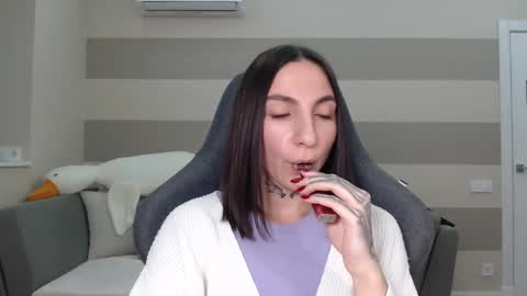 Kate online show from 02/13/25, 10:12