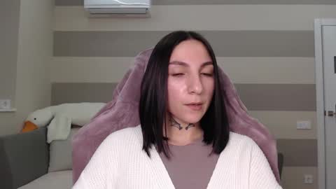 Kate online show from 02/19/25, 11:06