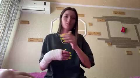 Luna online show from 06/15/26, 08:05