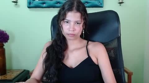 Chalon  online show from 04/25/26, 07:22