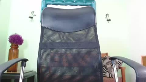 Chalon  online show from 05/05/26, 07:11