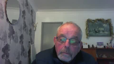 Snapshot of champers37 chatting on 12/16/24, 02:05 Champers online show from 12/16/24, 02:05