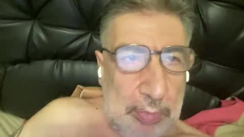 Snapshot of champsex305610 chatting on 11/17/25, 04:57 champsex305610 online show from 11/17/25, 04:57