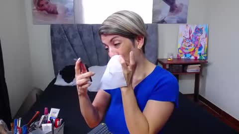 Snapshot of chanel_joliee chatting on 02/19/26, 01:29 chanel online show from 02/19/26, 01:29