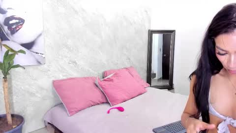    online show from 11/30/25, 04:05