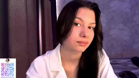 Snapshot of chanel_no_5 chatting on 10/02/25, 06:42 Amelia online show from 10/02/25, 06:42