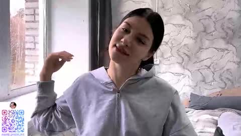 Snapshot of chanel_no_5 chatting on 10/04/25, 06:55 Amelia online show from 10/04/25, 06:55