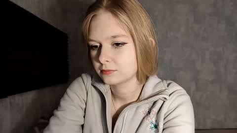 Lia online show from 12/02/25, 07:14