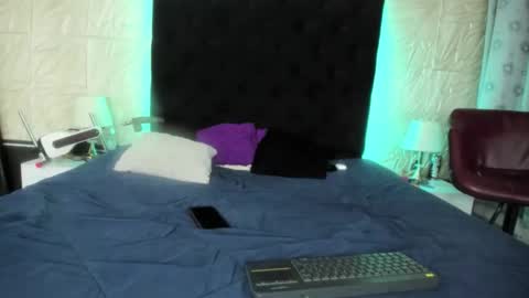 chanellejohnson_ online show from 12/01/25, 11:21