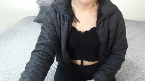 Snapshot of chanelsexyy chatting on 09/21/25, 10:00 Viviana 3 online show from 09/21/25, 10:00