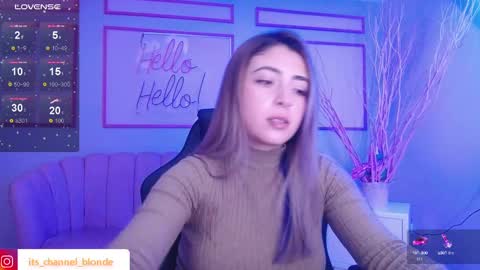Snapshot of channel_blonde_a chatting on 01/04/25, 07:34 channel_blonde_a online show from 01/04/25, 07:34