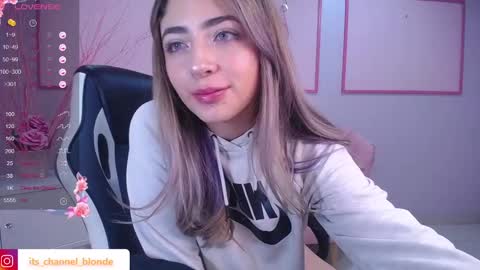 Snapshot of channel_blonde_a chatting on 02/03/25, 04:41 channel_blonde_a online show from 02/03/25, 04:41
