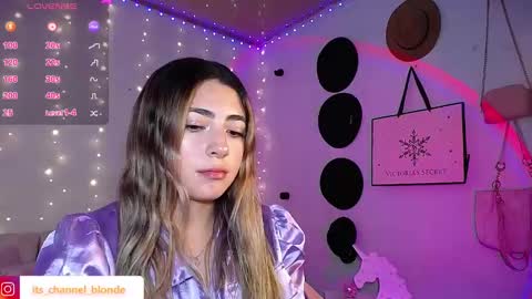 Snapshot of channel_blonde_a chatting on 03/04/25, 08:05 channel_blonde_a online show from 03/04/25, 08:05