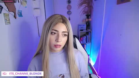 Snapshot of channel_blonde_a chatting on 10/21/25, 09:37 channel_blonde_a online show from 10/21/25, 09:37