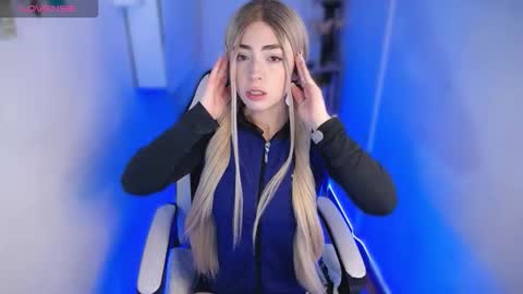 Snapshot of channel_blonde_a chatting on 11/07/25, 03:45 channel_blonde_a online show from 11/07/25, 03:45