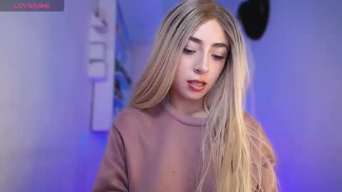 Snapshot of channel_blonde_a chatting on 02/06/26, 10:02 channel_blonde_a online show from 02/06/26, 10:02