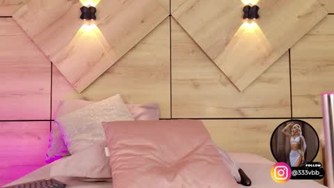 Snapshot of channelcrawford chatting on 02/20/26, 06:26 ChannelCrawford online show from 02/20/26, 06:26