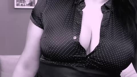 The Queen online show from 02/16/25, 02:21