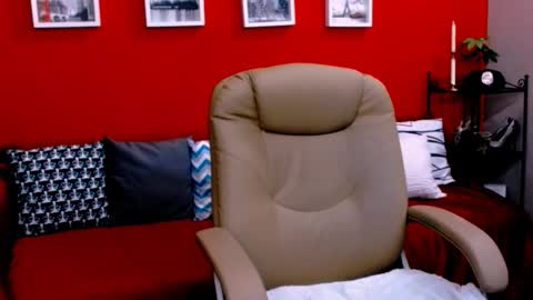 The Queen online show from 09/27/25, 12:48