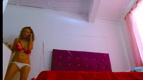 Snapshot of chantalsemenova2023 chatting on 01/14/25, 06:49 chantal sweety and horny latina for u online show from 01/14/25, 06:49