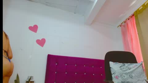 Snapshot of chantalsemenova2023 chatting on 06/20/26, 05:05 chantal sweety and horny latina for u online show from 06/20/26, 05:05