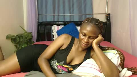 Snapshot of chantelsamz2 chatting on 12/15/24, 05:53 Chantel online show from 12/15/24, 05:53