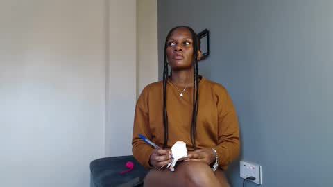 Chantel online show from 11/11/25, 08:14