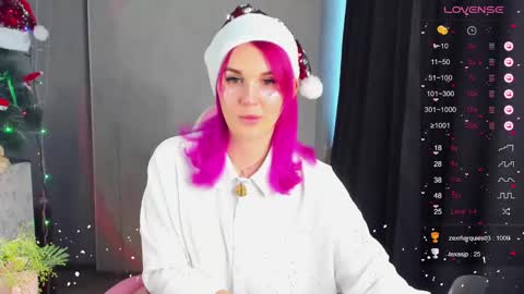 Snapshot of chaoka_ chatting on 12/25/24, 07:14 Suzanna Snow online show from 12/25/24, 07:14
