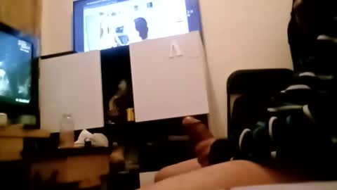 Snapshot of chapy38 chatting on 12/21/25, 01:35 chapy38 online show from 12/21/25, 01:35