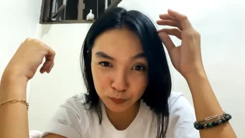 Snapshot of charamaracle chatting on 04/03/26, 05:33 Elly online show from 04/03/26, 05:33