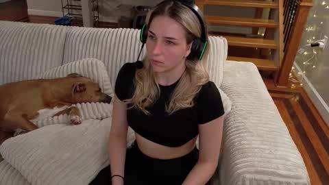 Snapshot of charbearxoxo chatting on 03/18/26, 12:25 char online show from 03/18/26, 12:25