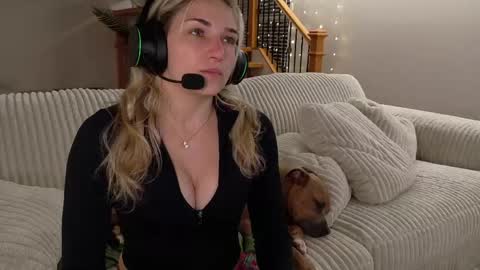 Snapshot of charbearxoxo chatting on 03/19/26, 12:03 char online show from 03/19/26, 12:03