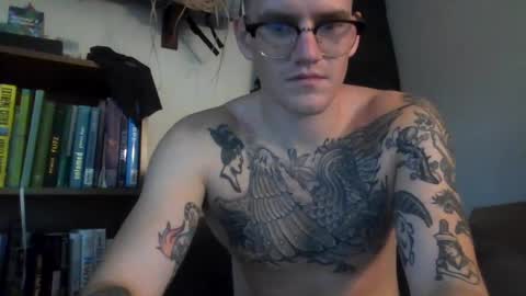 Snapshot of charlemagnesweatpants chatting on 10/03/25, 08:28 charlemagnesweatpants online show from 10/03/25, 08:28