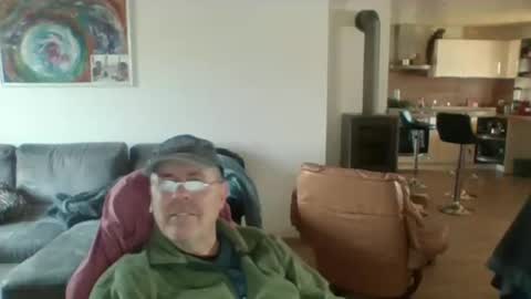 Snapshot of charles6064 chatting on 01/02/25, 09:22 charles6064 online show from 01/02/25, 09:22