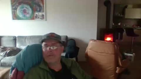 Snapshot of charles6064 chatting on 02/11/25, 09:42 charles6064 online show from 02/11/25, 09:42