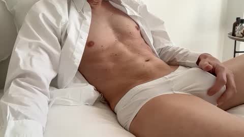 Snapshot of charlesdeparis chatting on 03/09/26, 01:37 charles online show from 03/09/26, 01:37