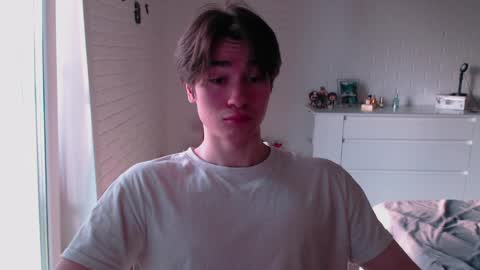 Snapshot of charleshanson69 chatting on 03/28/26, 01:54 charleshanson69 online show from 03/28/26, 01:54