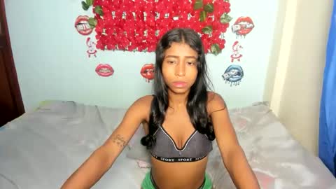 Snapshot of charley_hot chatting on 10/21/25, 05:35 charley_hot online show from 10/21/25, 05:35