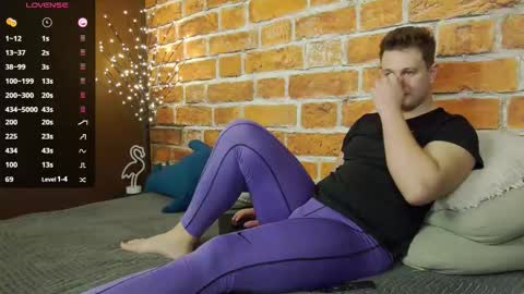 Charlie Smiley online show from 12/16/25, 04:39