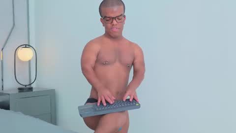 charlie_walkerr online show from 06/19/26, 07:17