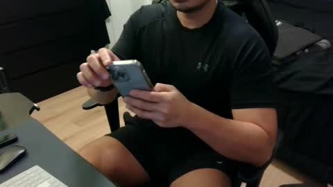 Snapshot of charliekkw chatting on 01/08/26, 08:22 charliekkw online show from 01/08/26, 08:22