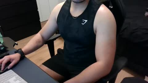 Snapshot of charliekkw chatting on 01/11/26, 12:15 charliekkw online show from 01/11/26, 12:15