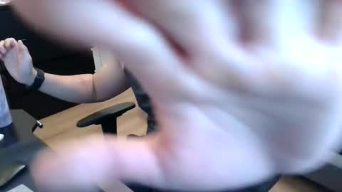 Snapshot of charliekkw chatting on 01/11/26, 08:14 charliekkw online show from 01/11/26, 08:14