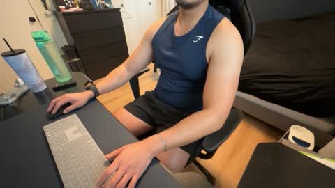 Snapshot of charliekkw chatting on 02/08/26, 08:34 charliekkw online show from 02/08/26, 08:34