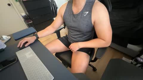 Snapshot of charliekkw chatting on 03/01/26, 08:11 charliekkw online show from 03/01/26, 08:11